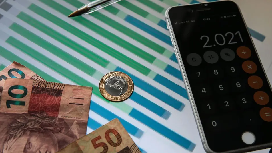 Celulares quase DOBRAM DE PREÇO no GOVERNO DO AMOR: Entenda como isso é BOM!
