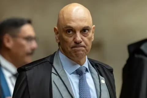 Alexandre de Moraes encomendou relatório à PF contra Mendonça sem aval de Fachin