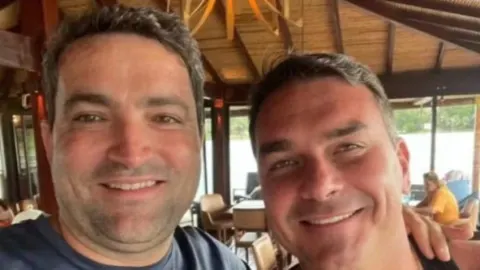 PF envia ao STF nova investigação sobre Flávio, segundo jornal.