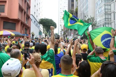 Direita protesta contra Moraes em capitais e pressiona Senado por impeachment