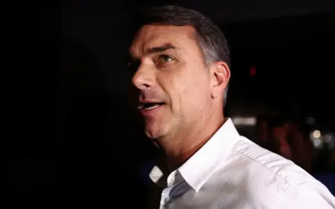 Flávio teve votação zerada em 106 urnas