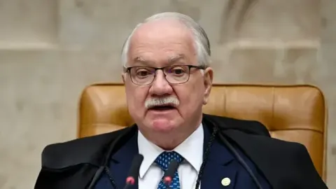 Fachin suspende decisões de Mendonça e Dino e marca sessão que julgará Morais