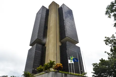 TCU aprova contas do BC após desvincular processo do caso Master