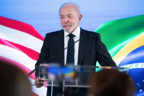 Lula se reuniu com Gilmar Mendes e avalia defender apuração sobre relação de Moraes com Vorcaro