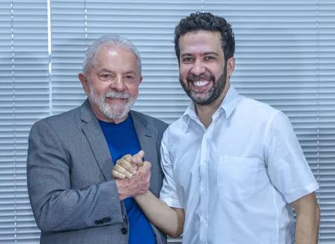 Janones, “general” de Lula, é acusado de intimidar ex com foto íntima