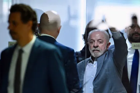 Economist questiona se Lula, &#039;agora azarão&#039;, ainda tem &#039;uma última carta na manga&#039;