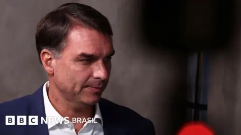 Willer Tomáz, Vorcaro e milícia: o que realmente pesa contra Flávio Bolsonaro ?