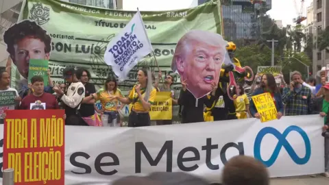 Manifestantes protestam em frente à sede da Meta em SP contra suposta interferência nas eleições | G1