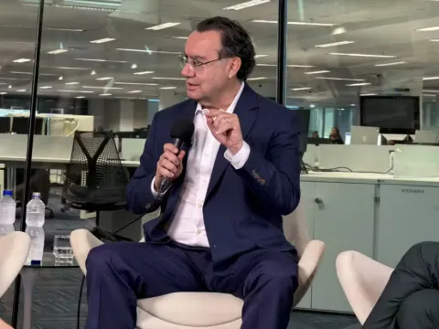 Líderes nas pesquisas precisam, às pressas, aprender a ouvir eleitores de Cury