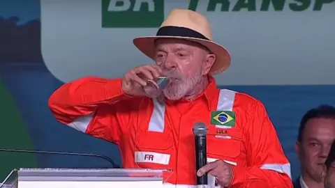 Mensagens apontam uísque de R$ 500 mil de Vorcaro a Lula
