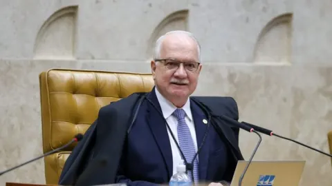 Após afastamento de Andrei, Fachin se reuniu com Messias e MJ... 