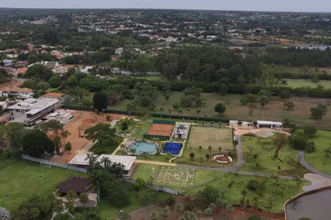Willer Tomaz, amigo de Flávio Bolsonaro, tem 15 imóveis que somam R$ 62 mi e constrói casa com heliponto