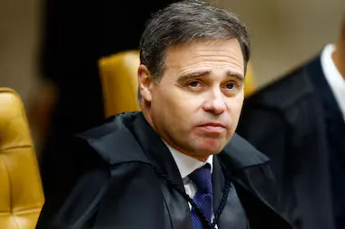 PT pede à PGR para tirar Mendonça da relatoria do caso Master no STF