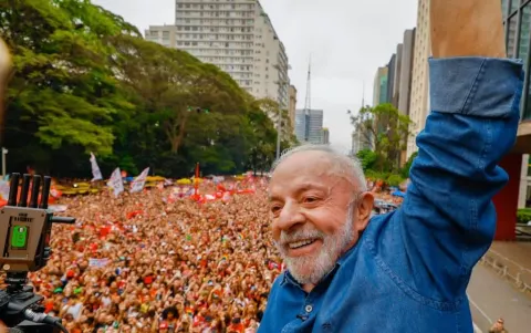 Pela última vez: Lula se despede das ruas como candidato à presidência com atos em Copacabana e na Paulista - Revista Fórum
