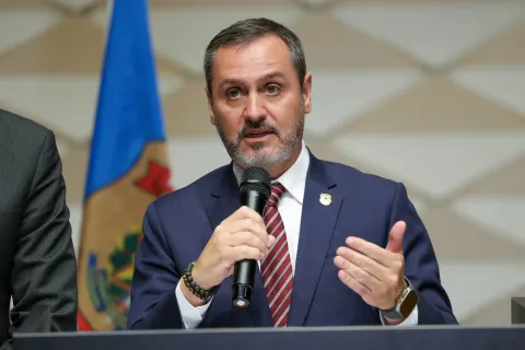 Andrei Rodrigues autoriza mudança de diretores da Polícia Federal para cargos no exterior