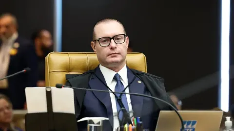 Zanin dá 5 dias para TSE explicar decisão que deu vitória a Ruas.