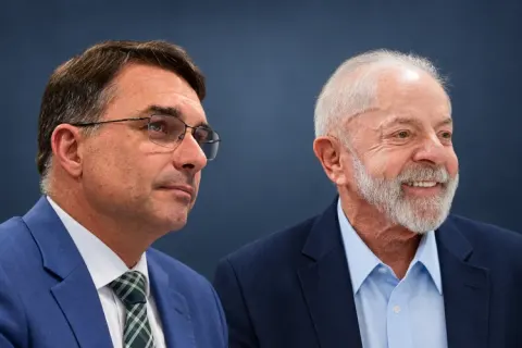 Pesquisa Futura para presidente: Flávio Bolsonaro tem 50,4% e Lula, 49,6%, no 2º turno   