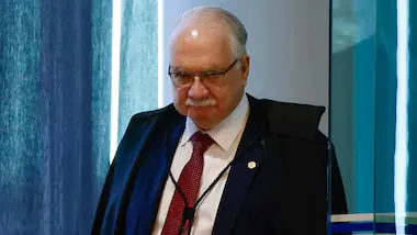 Fachin cogita assumir relatoria de Master e INSS para amenizar crise no STF; leia bastidor