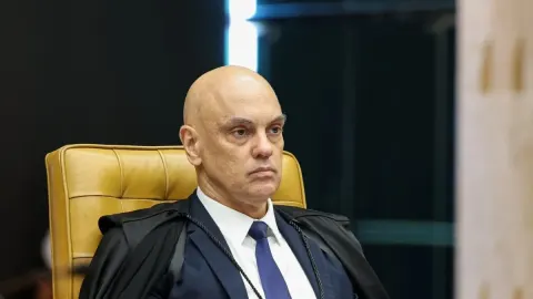 Moraes autoriza Bolsonaro a receber visitas de grupo de oração