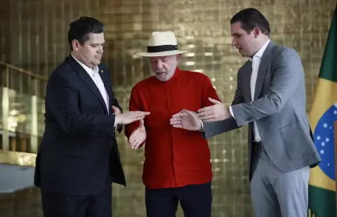 Empacado, Lula só tem fim da 6 x 1 para acenar com esperança