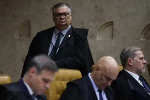 STF e Congresso articulam poupar Dino em possível onda de impeachments com Senado radicalizado