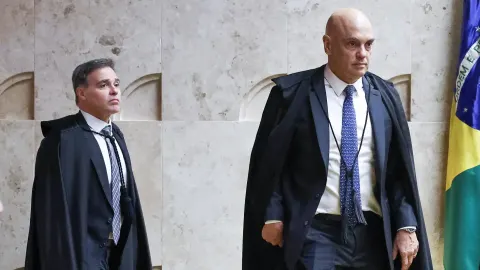 Moraes pede a Fachin investigação de Mendonça no inquérito das fake news