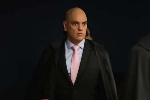 Número usado como contato de Moraes aparece ligado a contas digitais no TikTok e aplicativos de celular -(Polícia Federal e a sua &quot;forense&quot; digital).
