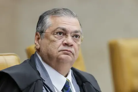 Após fala de Fachin, Dino questiona quem &quot;promete&quot; fim de inquéritos
