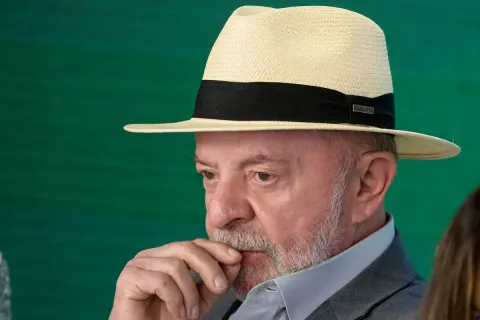 Lula tenta se distanciar de caso Vorcaro/Moraes e focar agenda positiva