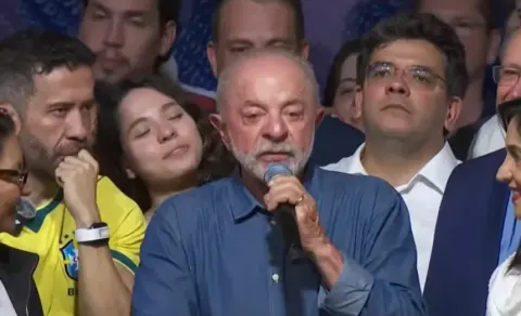 Lula ironiza adversário: &#039;Bolsonaro só perde, porra&#039;