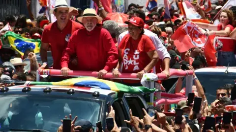 A esperança de campanha de Lula em atrair voto de eleitores que se abstiveram no primeiro turno