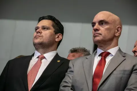 Moraes se reuniu por três horas com Alcolumbre antes de investir contra Mendonça em inquérito das fake news