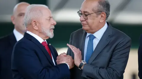 Lula recebe Gilmar Mendes fora da agenda no Planalto em meio à crise no STF