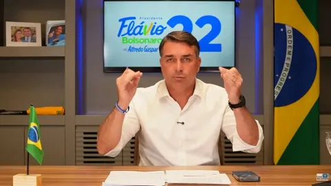 Flávio recua presidente eleito por líder do Brasil em carta