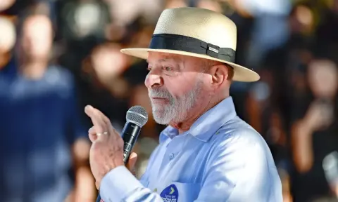 Lula deve recorrer antes de cumprir decisão de Mendonça, diz advogado