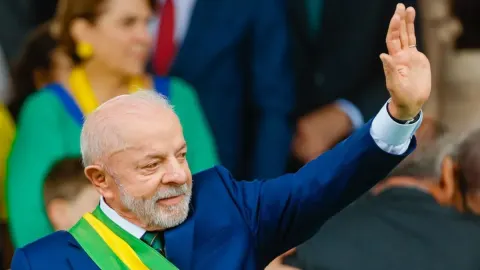 Lula vê “conta chegar” e PT tenta guinada em campanha
