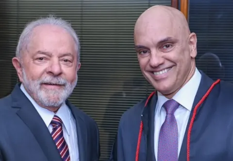 Lula é pressionado a se pronunciar sobre Alexandre de Moraes