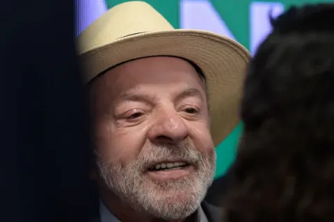 Petistas veem &quot;vantagem&quot; em votar PEC 6x1 somente após o 1º turno