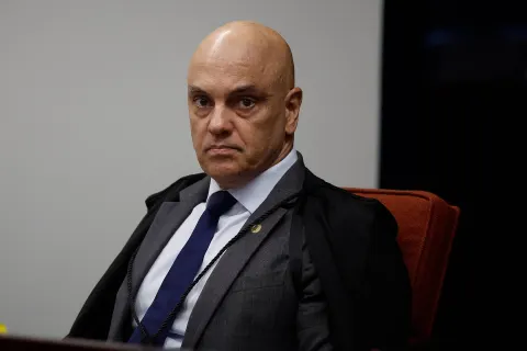 Alexandre de Moraes anuncia e depois cancela pronunciamento em meio a crise no STF