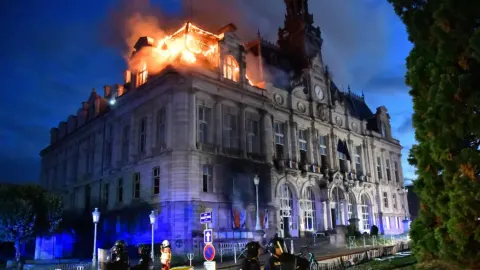 Town hall in Limoges &#039;largely lost&#039; to blaze set during French protests