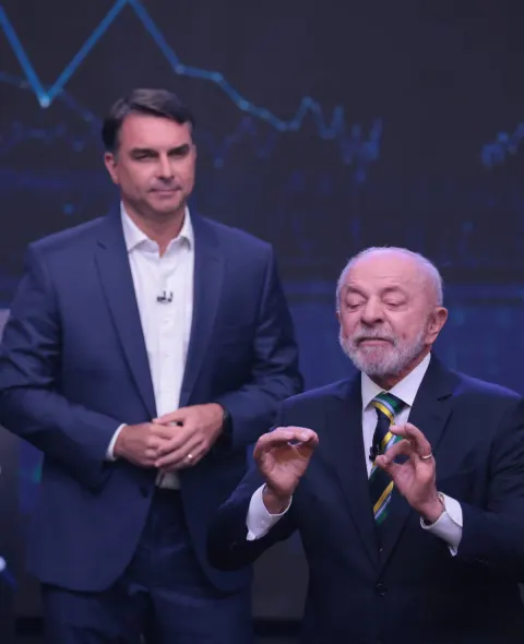 Com tática de Trump, Flávio desestabiliza Lula em debate raso e com risco de desanimar o eleitor