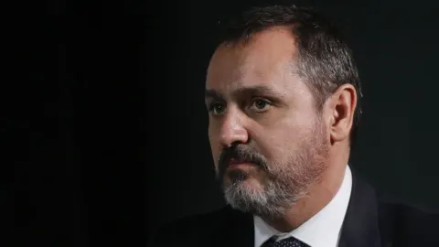 Exclusivo: Andrei Rodrigues tira cidadania uruguaia