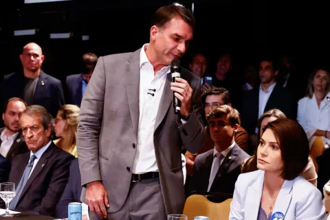 ‘Onde está Michelle?’ Ex-primeira-dama privilegia Celina e some da campanha de Flávio no 2º turno