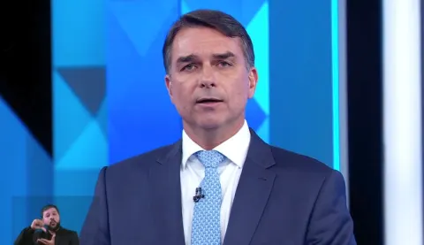 Flávio acusa governo Lula de corrupção no caso Master