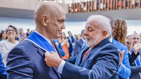 Crise de Moraes desgasta mais Lula que caso Lulinha.