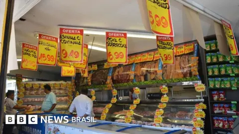Os sinais preocupantes da economia em 2027 e o que Flávio e Lula propõem para eles.