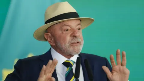 Nos EUA, o pobre não tem o que tem no Brasil, diz Lula sobre SUS