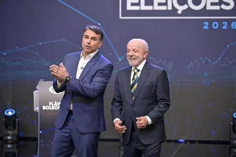 Um grande passo de Flávio para a vitória no segundo turno