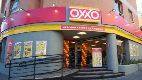 Oxxo é condenada a pagar R$ 2 milhões por expor funcionários a assaltos
