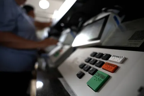 Por que brasileiros no Japão são tão de direita; veja vídeo